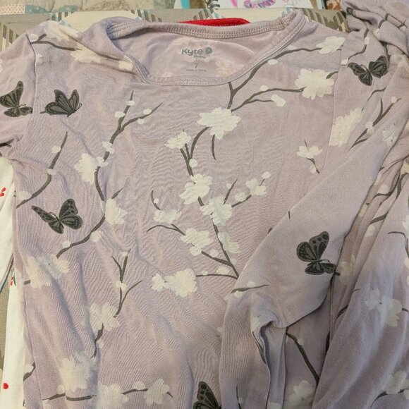 Kyte Baby long sleeve pajamas - Cherry Blossom (size 7) - Picture 2 of 2